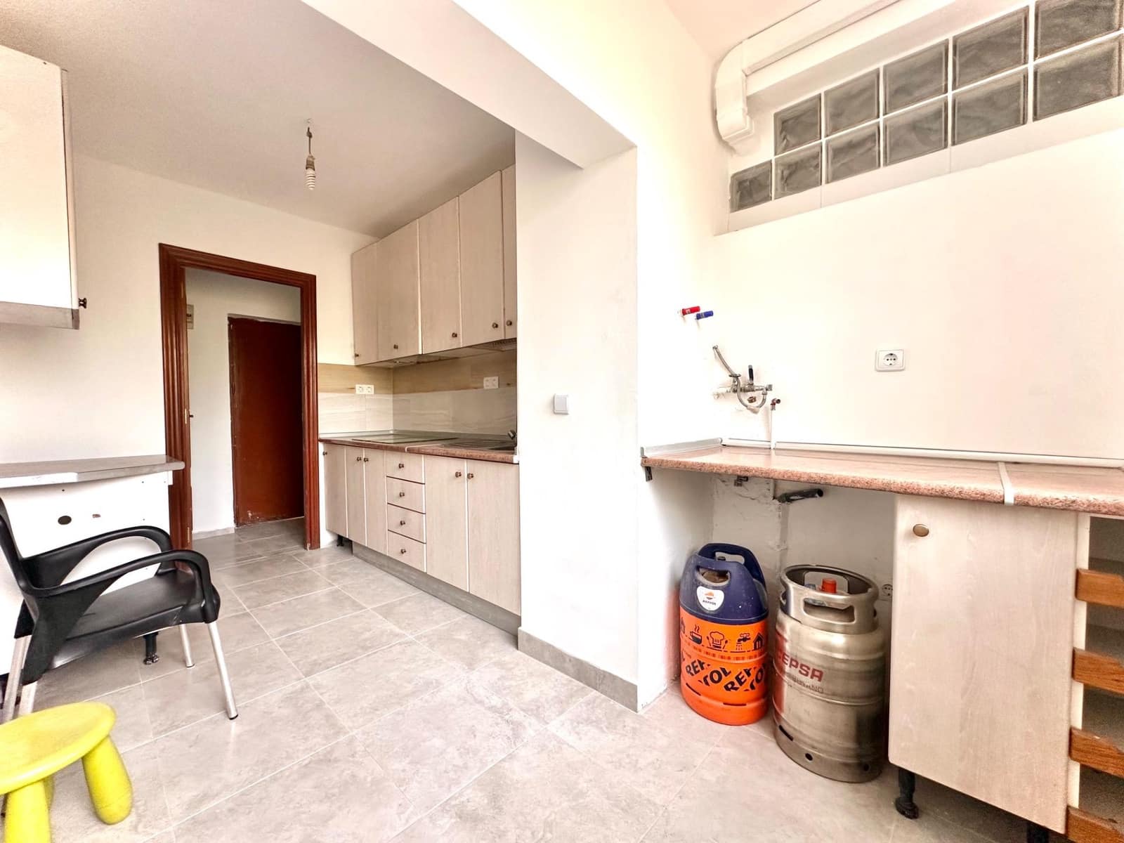 3 bedroom Flat for sale in Granada city - € 105,000 (Ref: 10014098)