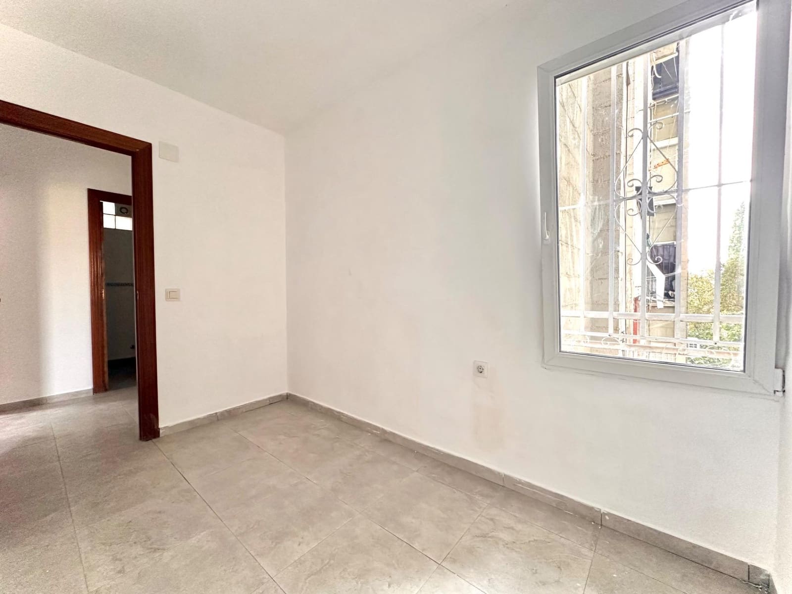 3 bedroom Flat for sale in Granada city - € 105,000 (Ref: 10014098)
