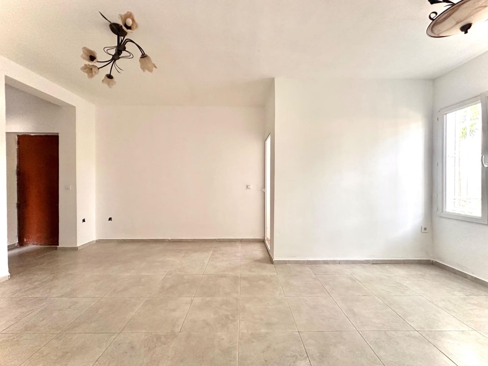 3 bedroom Flat for sale in Granada city - € 105,000 (Ref: 10014098)