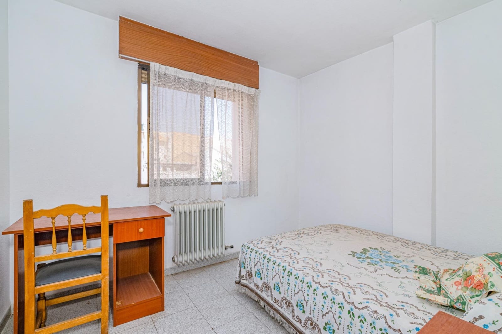 9 camera da letto Villa in vendita in Granada citta con garage - 450.000 € (Rif: 10014102)