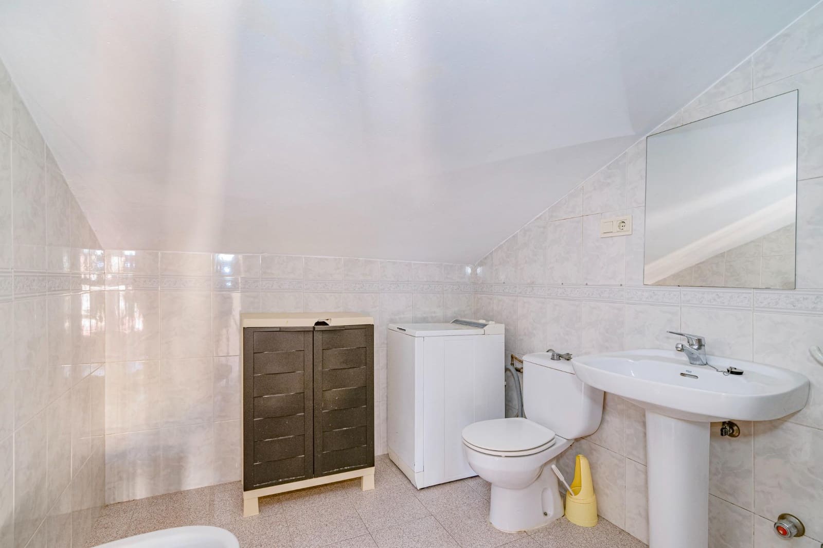 9 camera da letto Villa in vendita in Granada citta con garage - 450.000 € (Rif: 10014102)