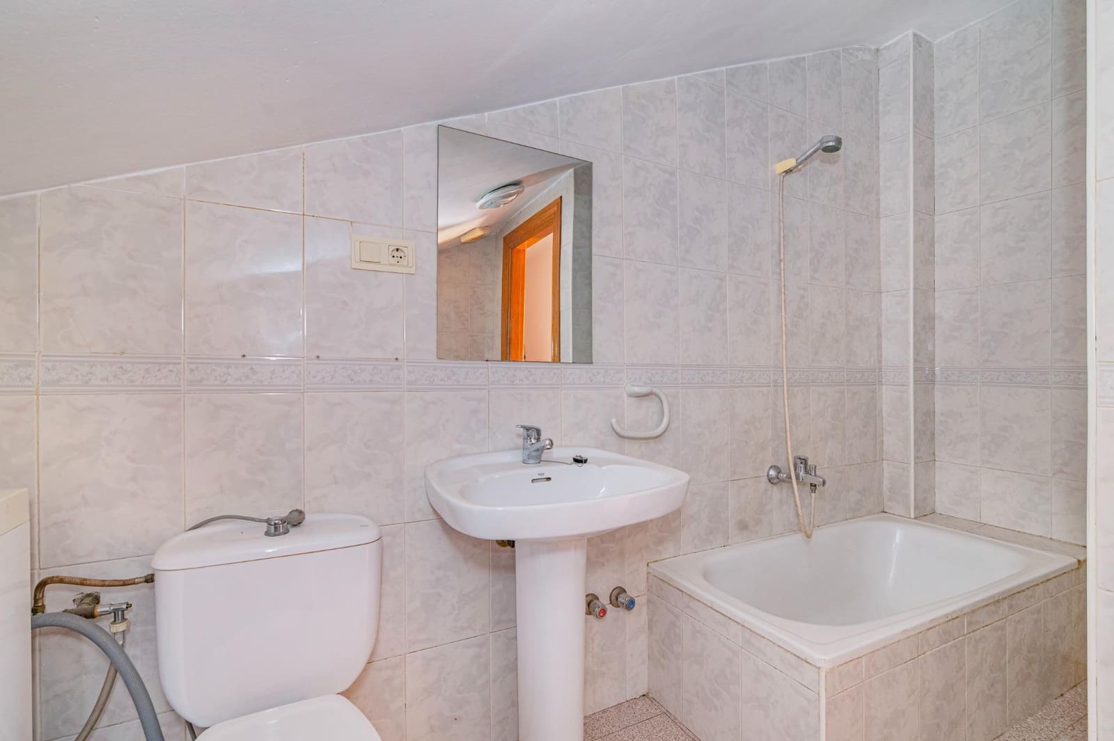 9 camera da letto Villa in vendita in Granada citta con garage - 450.000 € (Rif: 10014102)