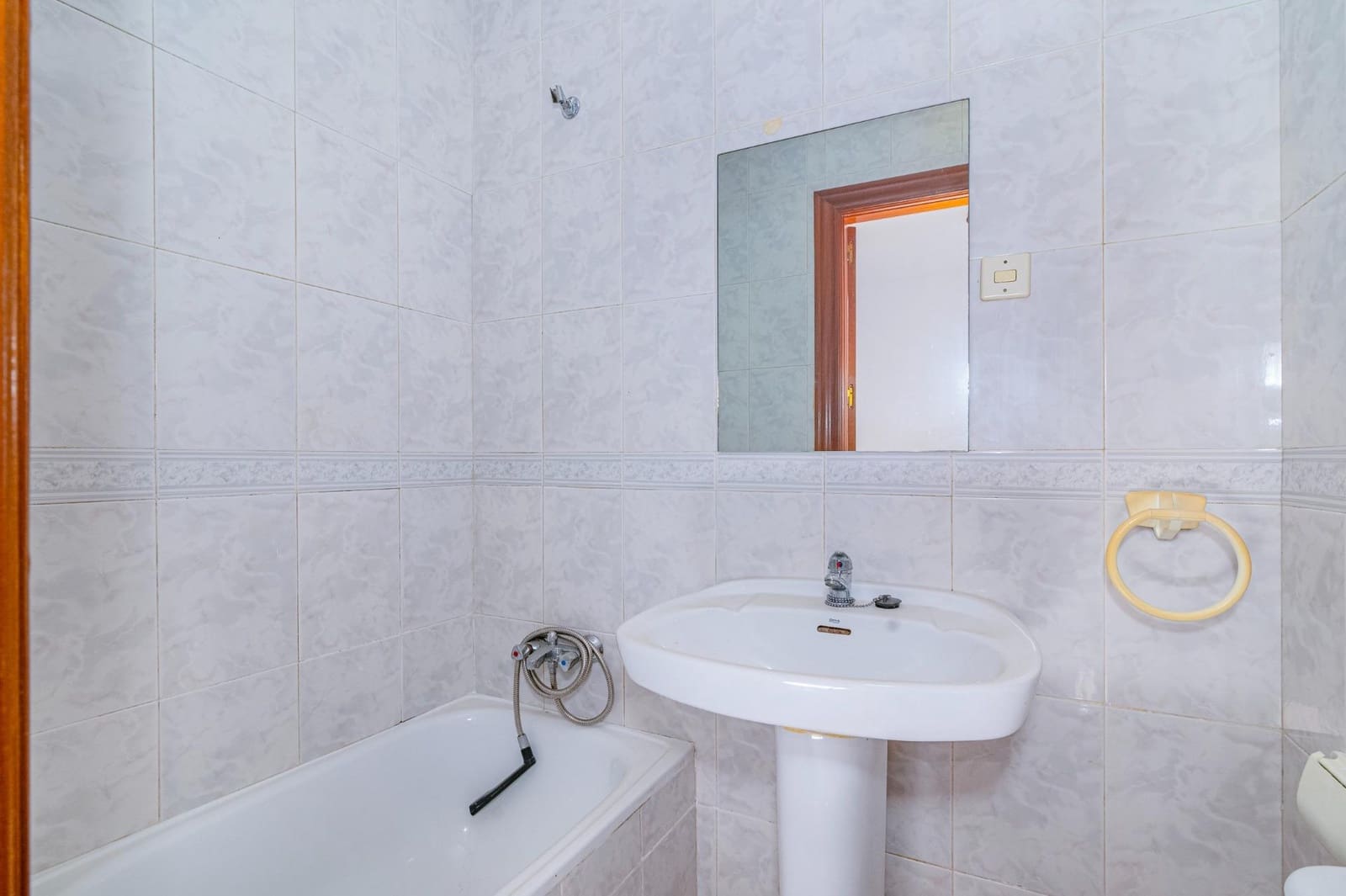 9 camera da letto Villa in vendita in Granada citta con garage - 450.000 € (Rif: 10014102)