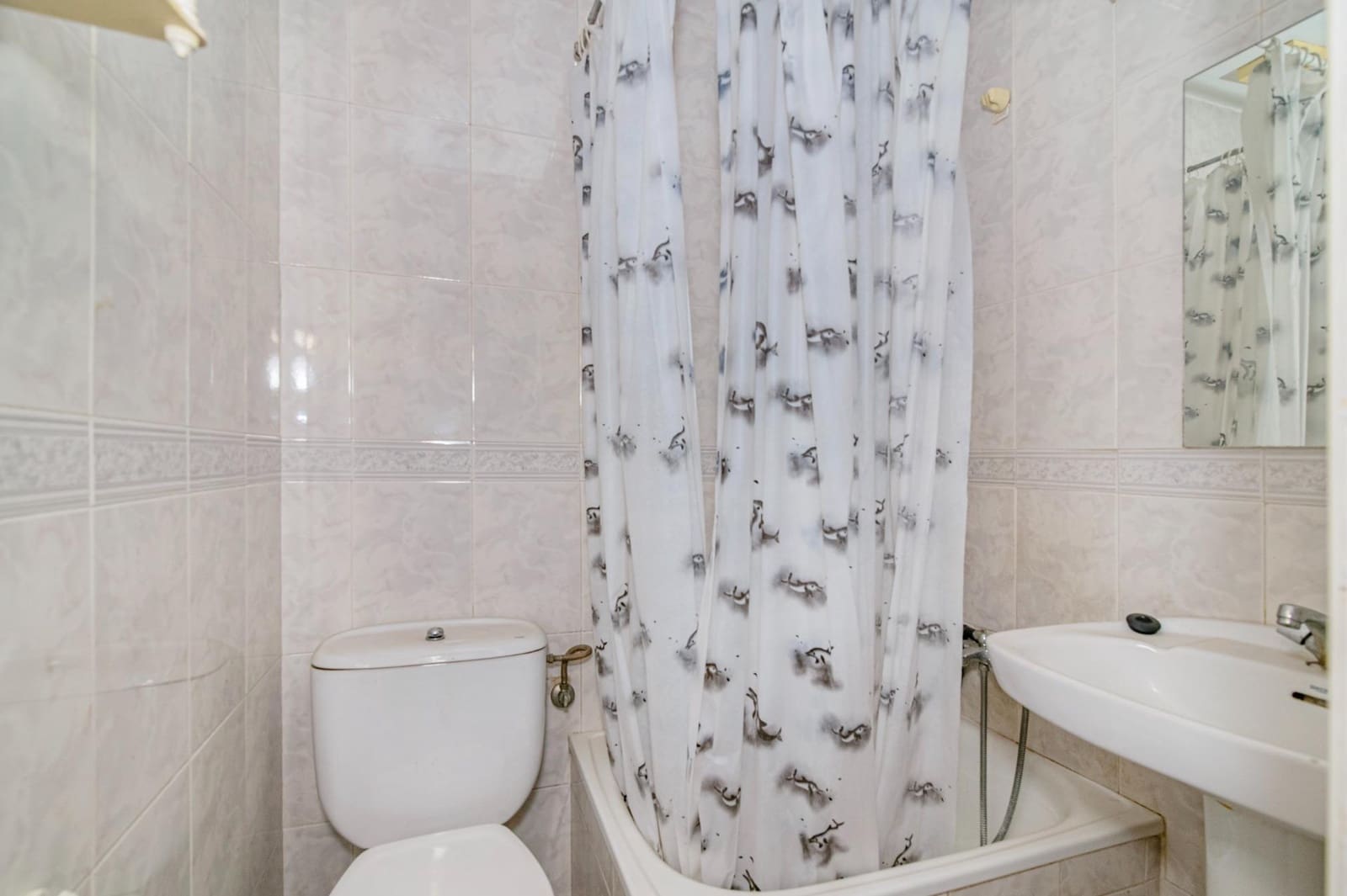 9 camera da letto Villa in vendita in Granada citta con garage - 450.000 € (Rif: 10014102)