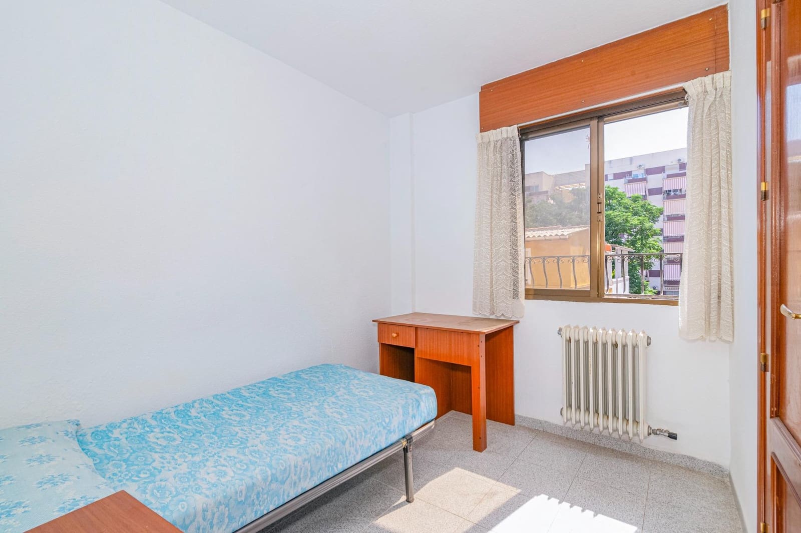 9 camera da letto Villa in vendita in Granada citta con garage - 450.000 € (Rif: 10014102)