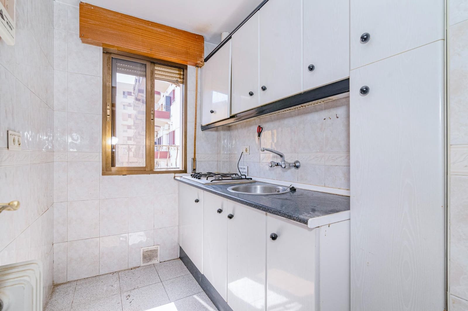 9 camera da letto Villa in vendita in Granada citta con garage - 450.000 € (Rif: 10014102)