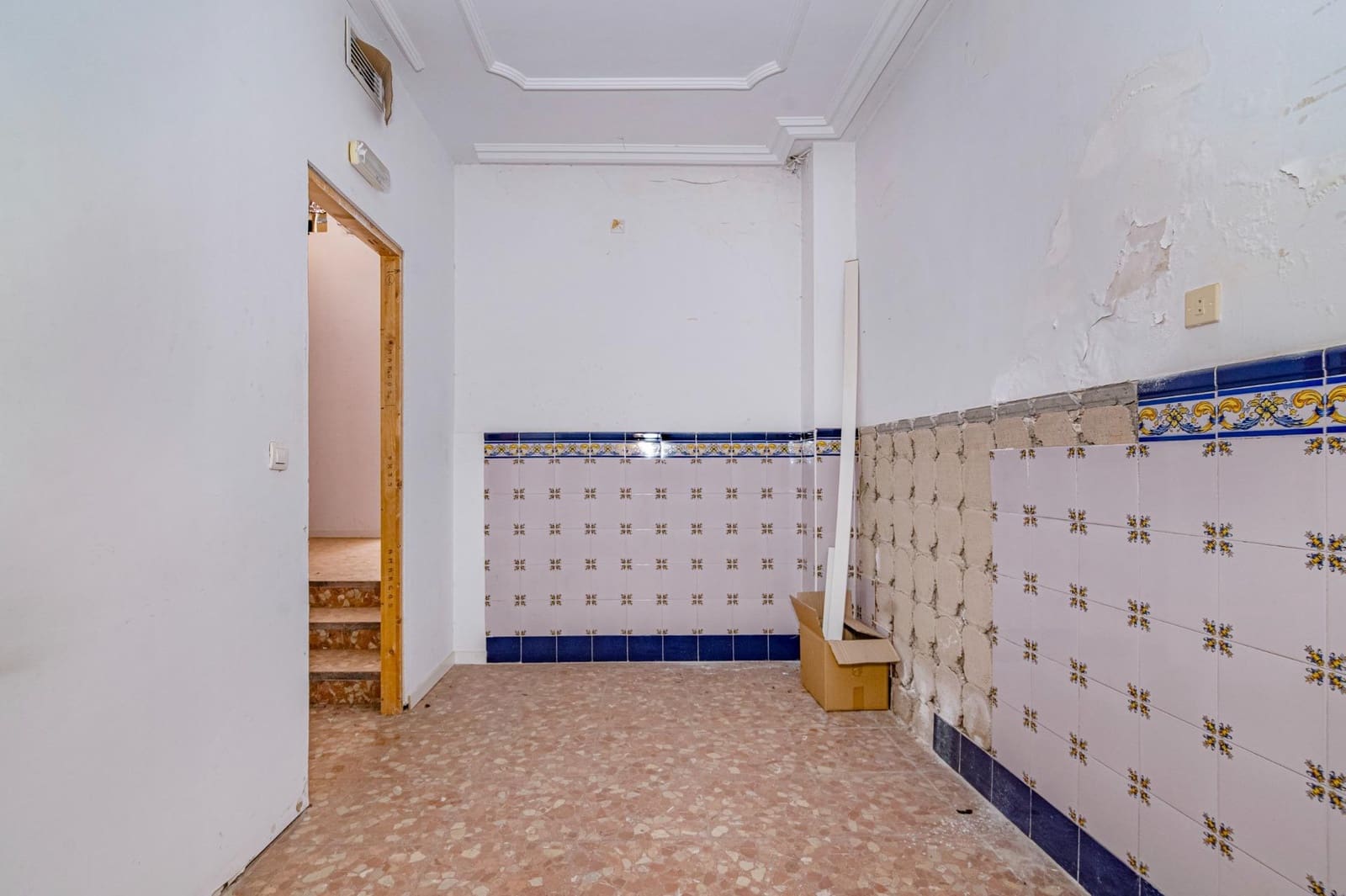 9 camera da letto Villa in vendita in Granada citta con garage - 450.000 € (Rif: 10014102)