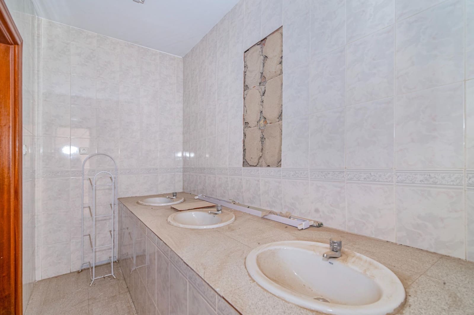 9 camera da letto Villa in vendita in Granada citta con garage - 450.000 € (Rif: 10014102)