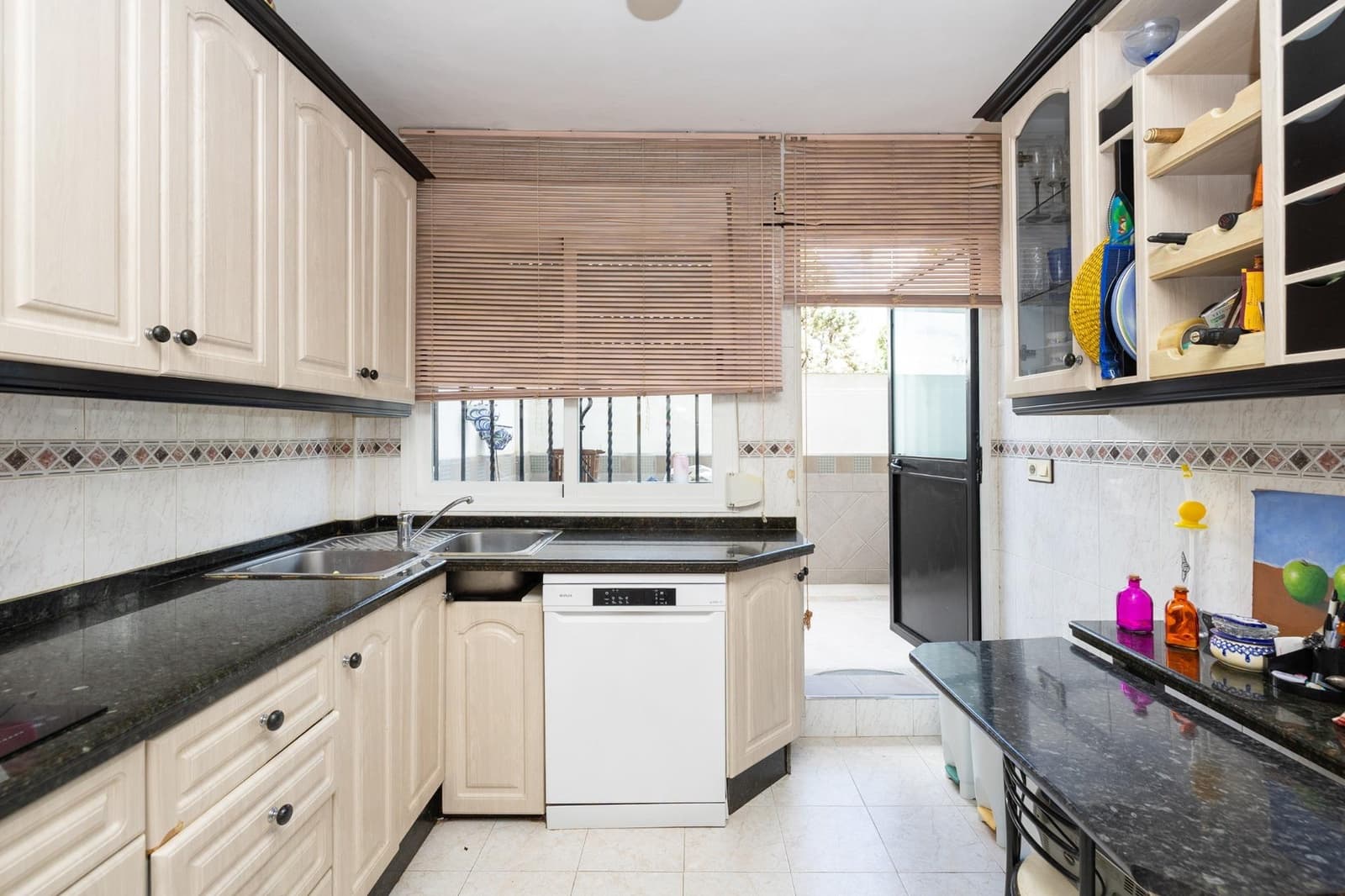 3 bedroom Terraced Villa for sale in Maracena with garage - € 269,000 (Ref: 10015624)