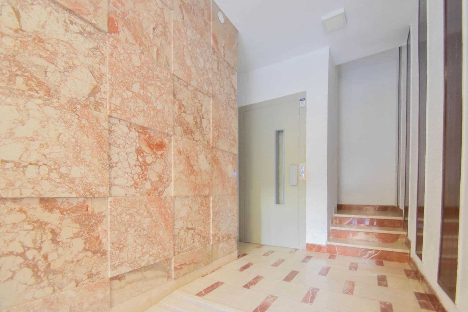3 bedroom Flat for sale in Granada city - € 219,000 (Ref: 10015625)