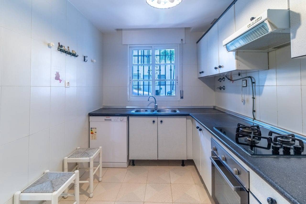 3 bedroom Townhouse for sale in Salobrena with pool garage - € 365,000 (Ref: 10020961)