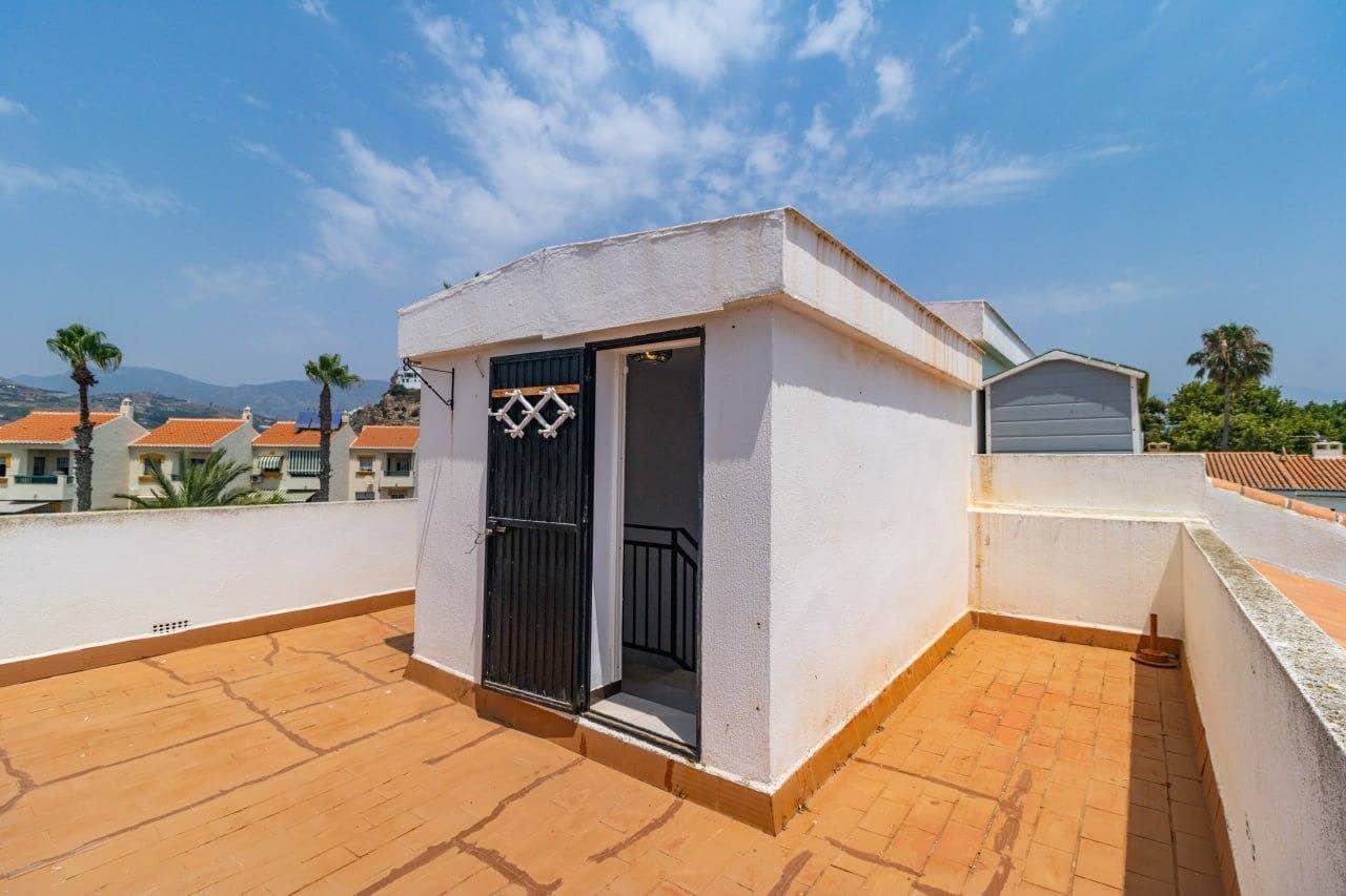 3 bedroom Townhouse for sale in Salobrena with pool garage - € 365,000 (Ref: 10020961)