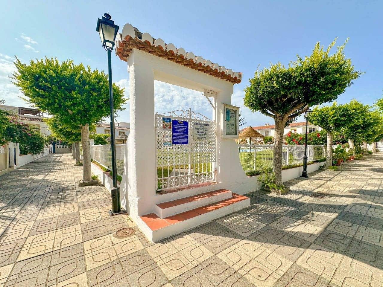 3 bedroom Townhouse for sale in Salobrena with pool garage - € 365,000 (Ref: 10020961)