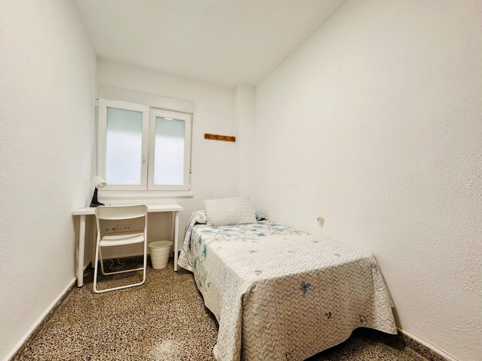 3 bedroom Flat for rent in Granada city - € 990 (Ref: 10034011)