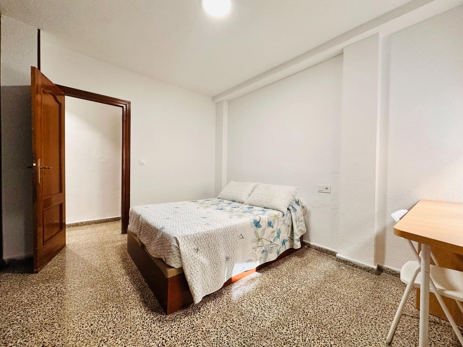3 bedroom Flat for rent in Granada city - € 990 (Ref: 10034011)