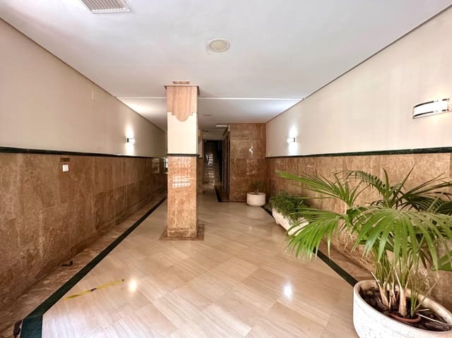 Appartement de 3 chambres à louer à Figares, Grenade ville - 990 € (Ref: 10034011)