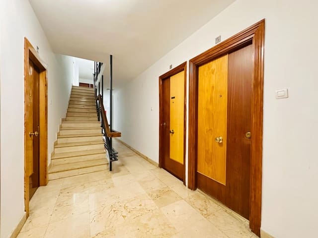 Appartement de 3 chambres à louer à Figares, Grenade ville - 990 € (Ref: 10034011)