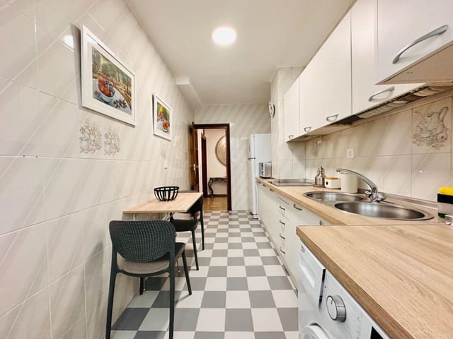 Appartement de 3 chambres à louer à Figares, Grenade ville - 990 € (Ref: 10034011)