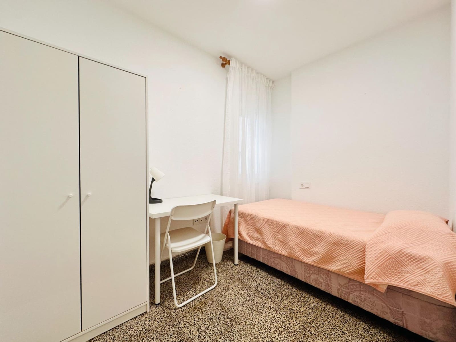 3 bedroom Flat for rent in Granada city - € 990 (Ref: 10034011)