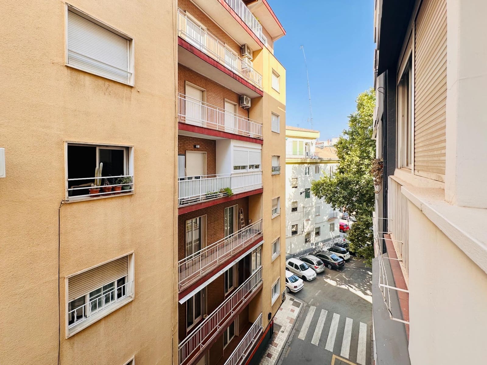 3 bedroom Flat for rent in Granada city - € 990 (Ref: 10034011)