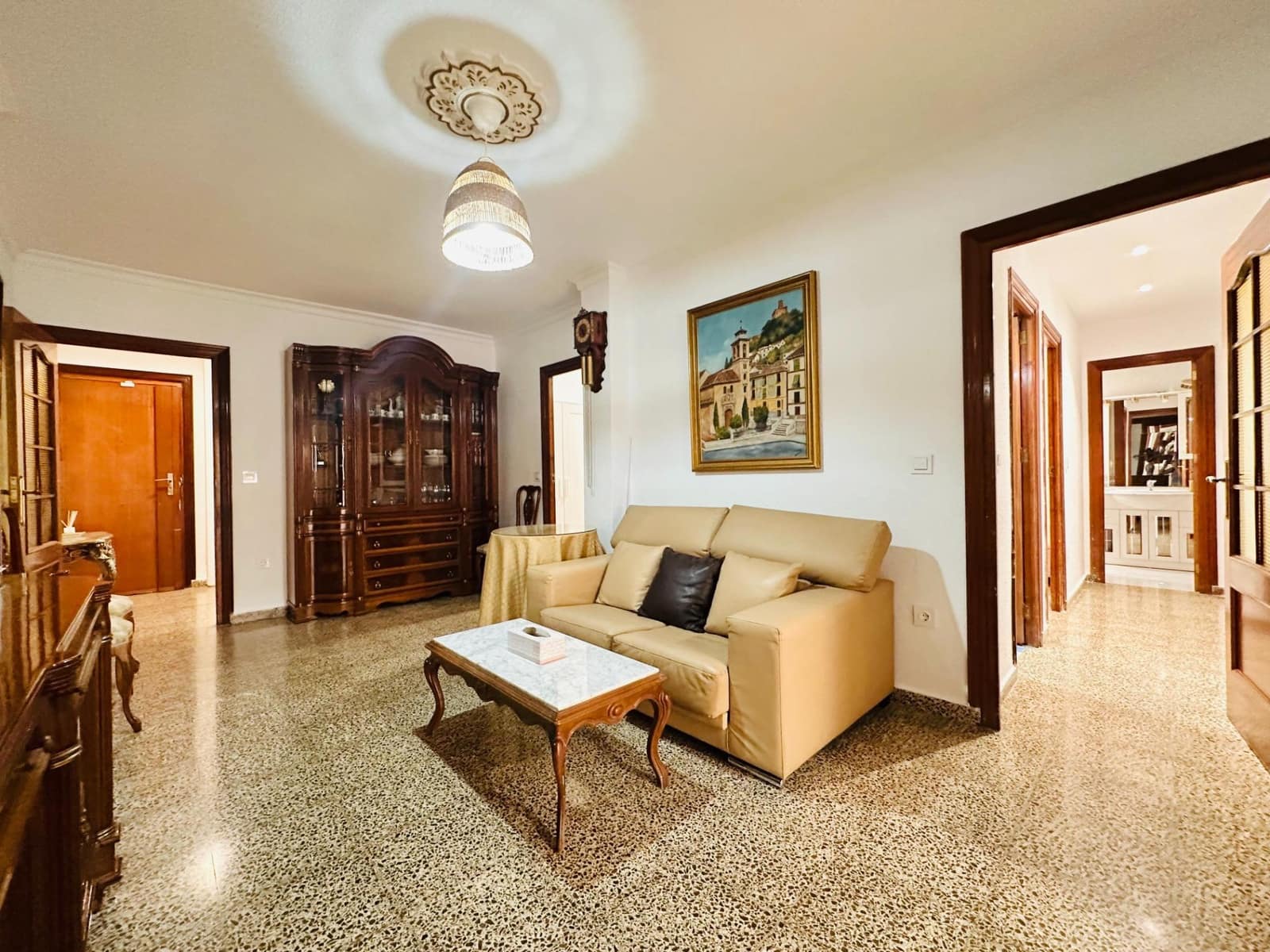 3 bedroom Flat for rent in Granada city - € 990 (Ref: 10034011)