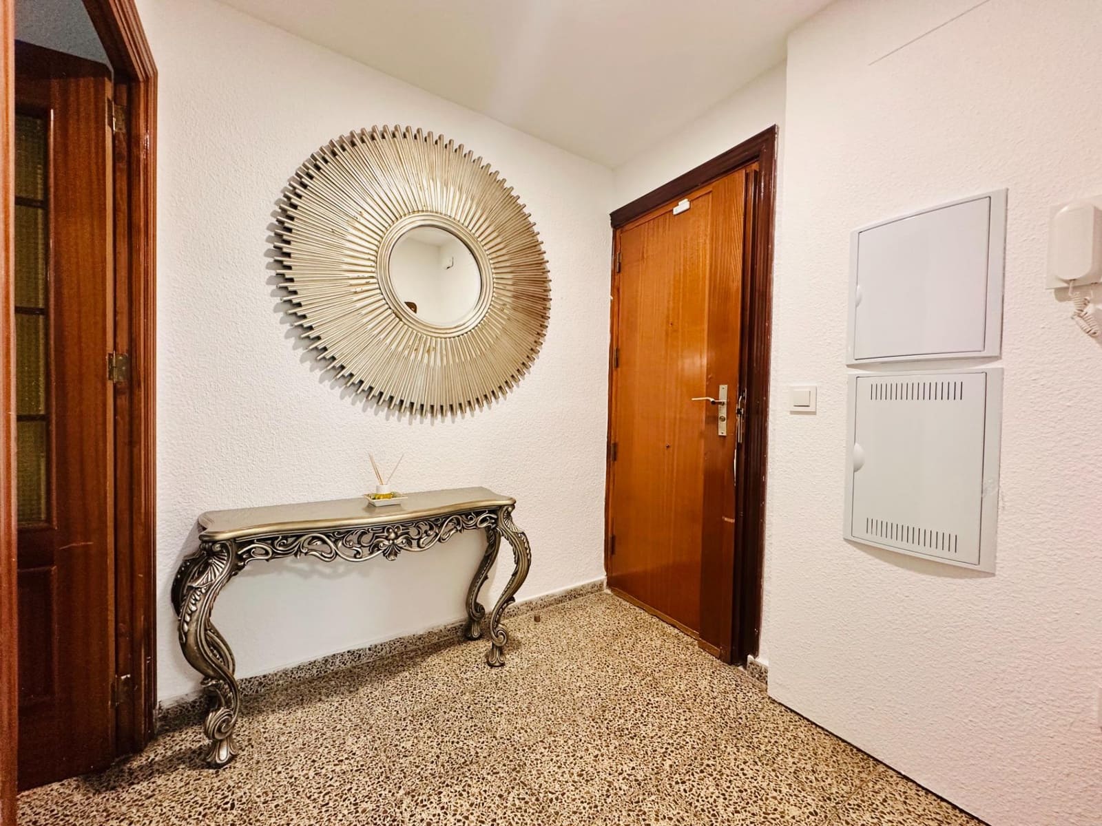 3 bedroom Flat for rent in Granada city - € 990 (Ref: 10034011)