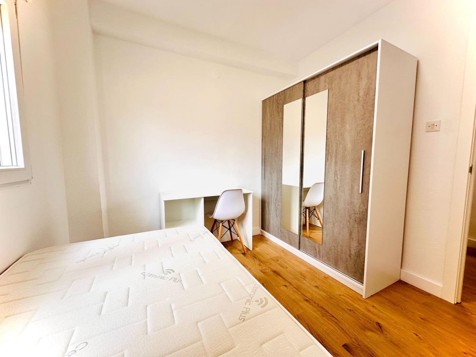 4 sovrum Lägenhet att hyra i Granada stad - 250 € (Ref: 10043062)