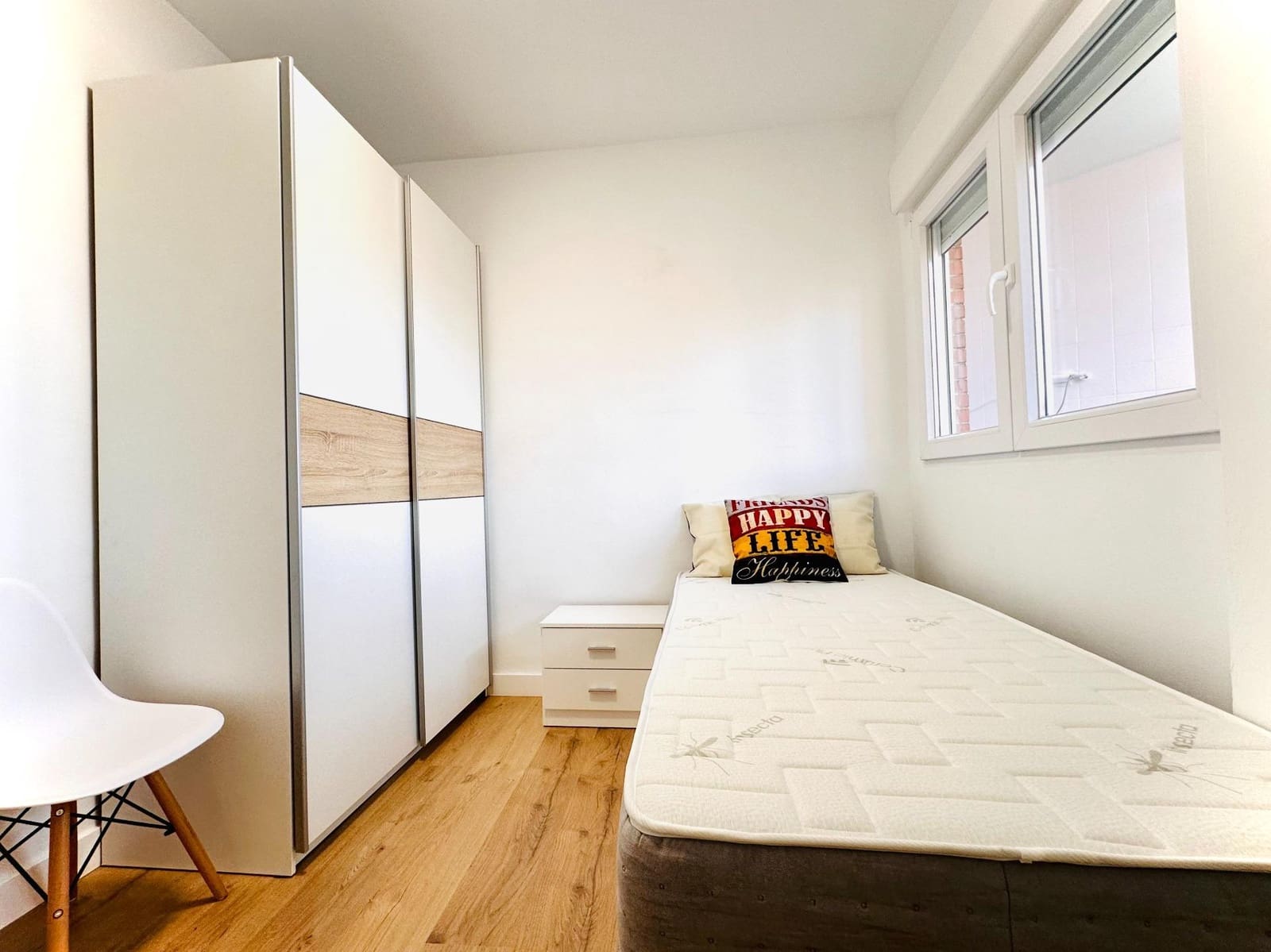 4 sovrum Lägenhet att hyra i Granada stad - 250 € (Ref: 10043062)