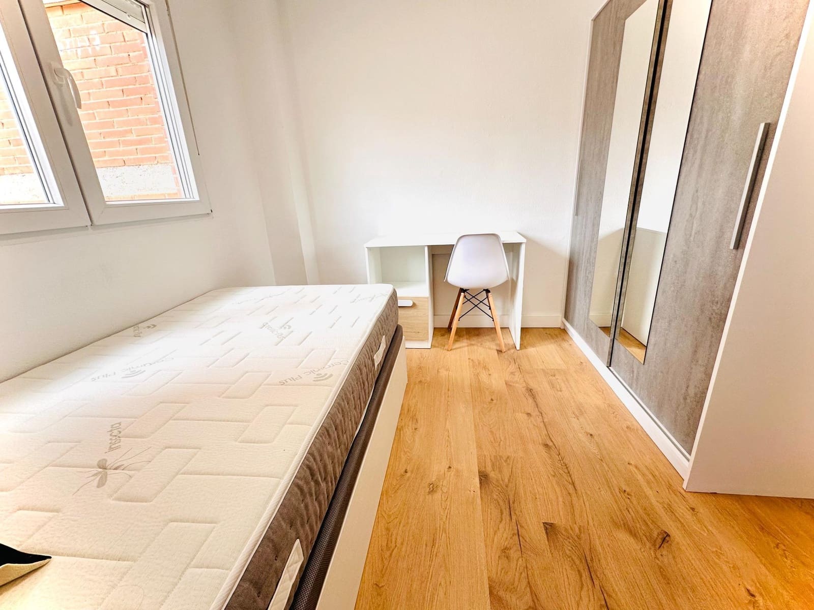 4 sovrum Lägenhet att hyra i Granada stad - 250 € (Ref: 10043062)