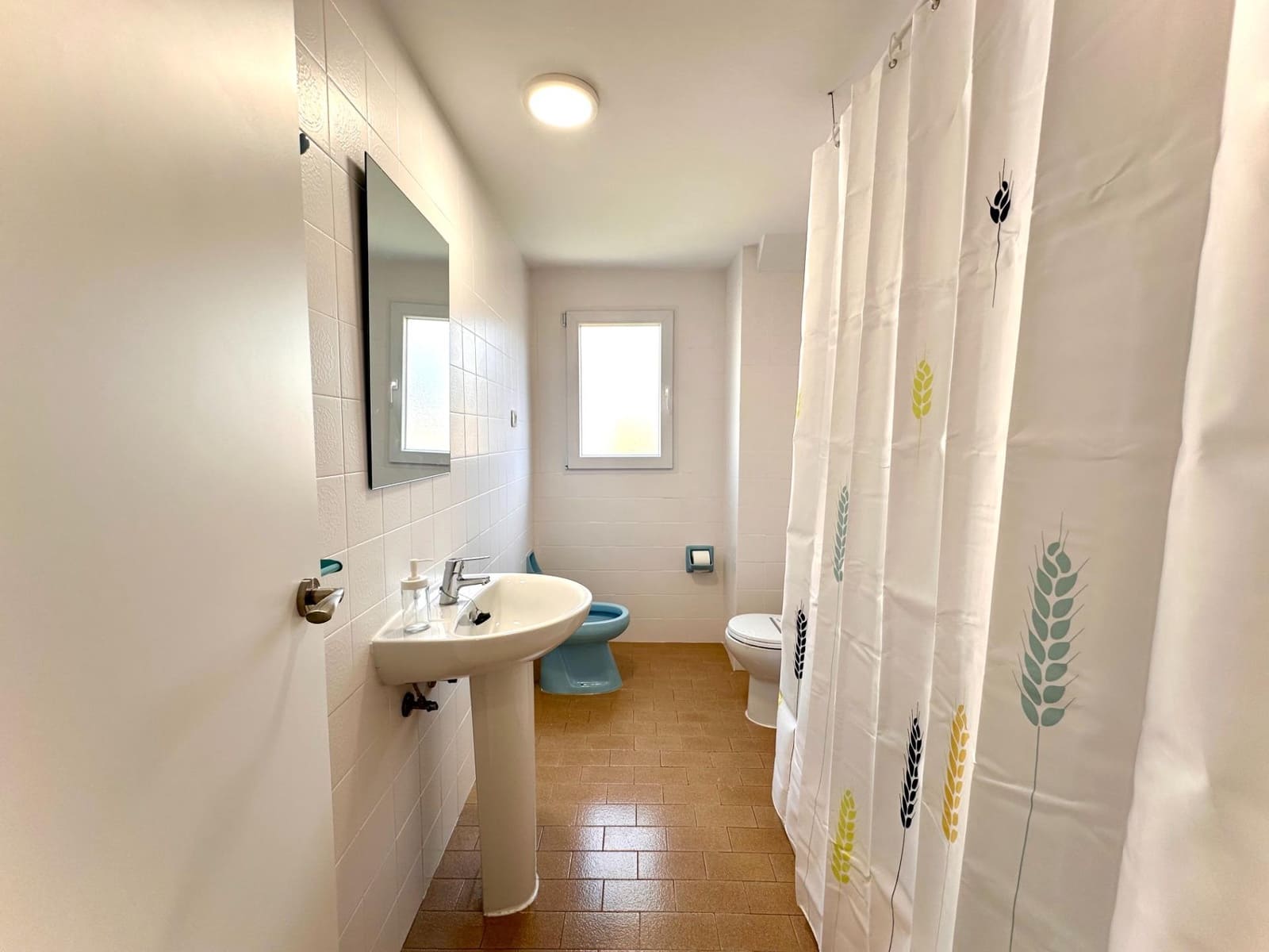 4 sovrum Lägenhet att hyra i Granada stad - 250 € (Ref: 10043062)