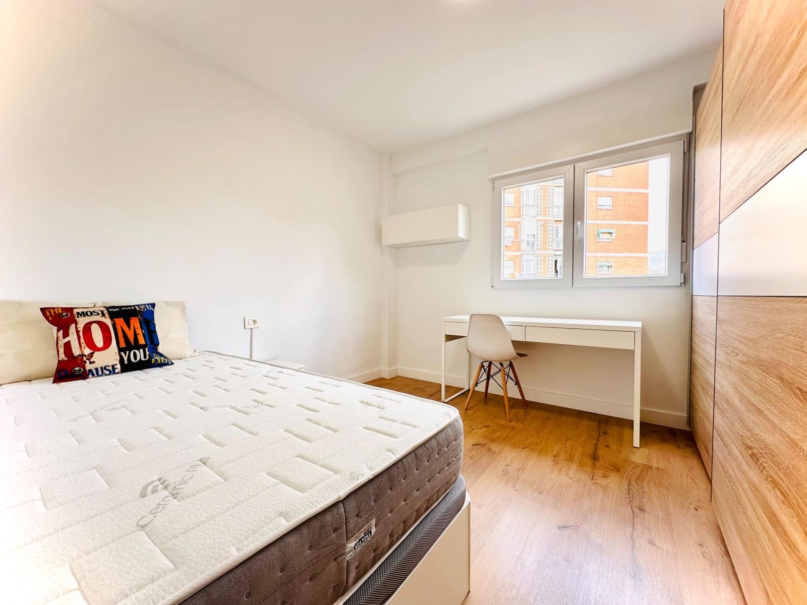 4 sovrum Lägenhet att hyra i Granada stad - 250 € (Ref: 10043062)