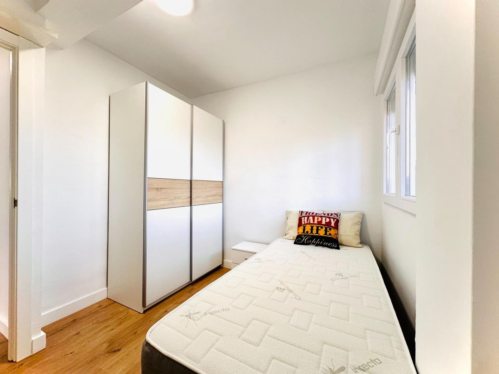 4 sovrum Lägenhet att hyra i Granada stad - 250 € (Ref: 10043062)