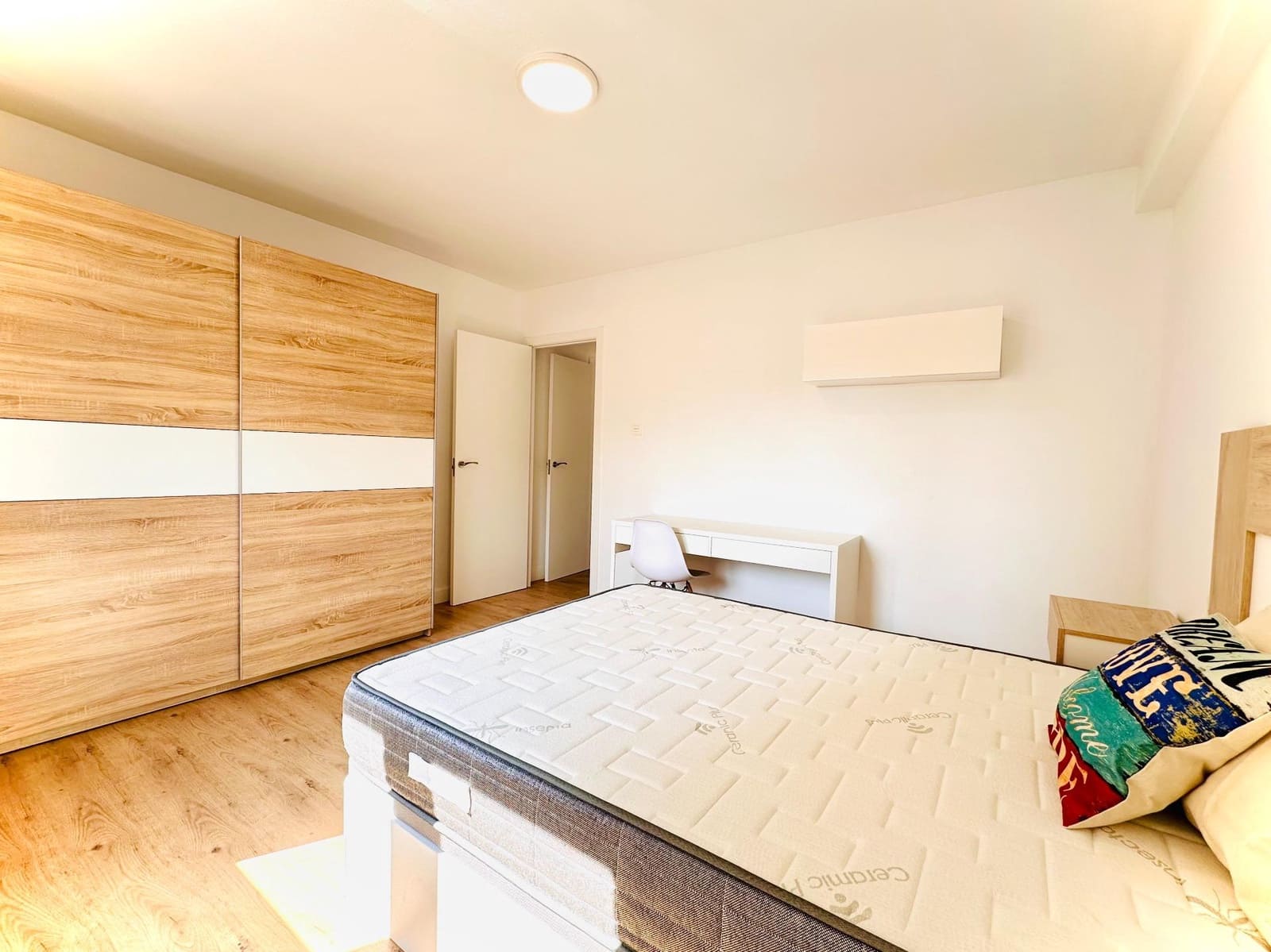 4 sovrum Lägenhet att hyra i Granada stad - 250 € (Ref: 10043062)