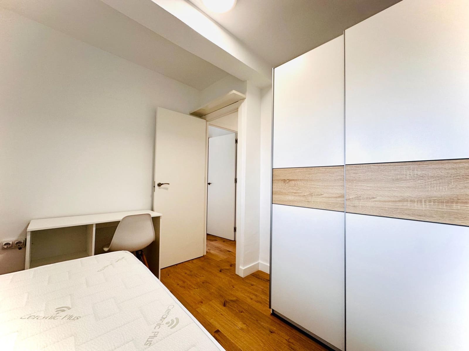 4 sovrum Lägenhet att hyra i Granada stad - 250 € (Ref: 10043062)