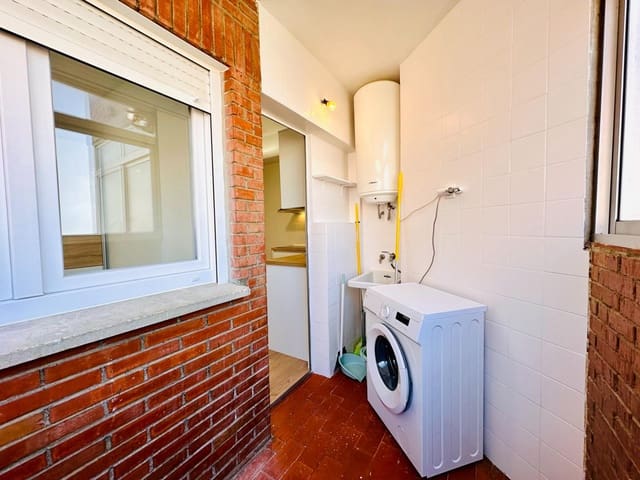 4 sovrum Lägenhet att hyra i Granada stad - 250 € (Ref: 10043062)