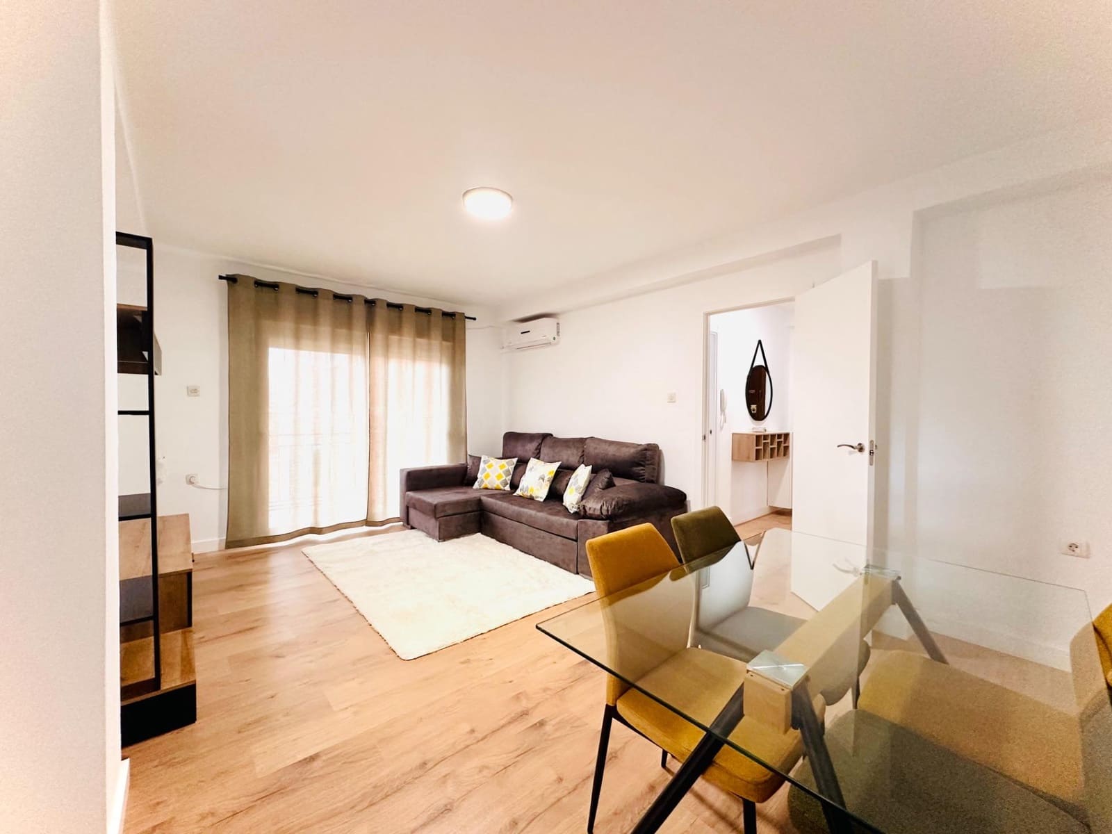 4 sovrum Lägenhet att hyra i Granada stad - 250 € (Ref: 10043062)
