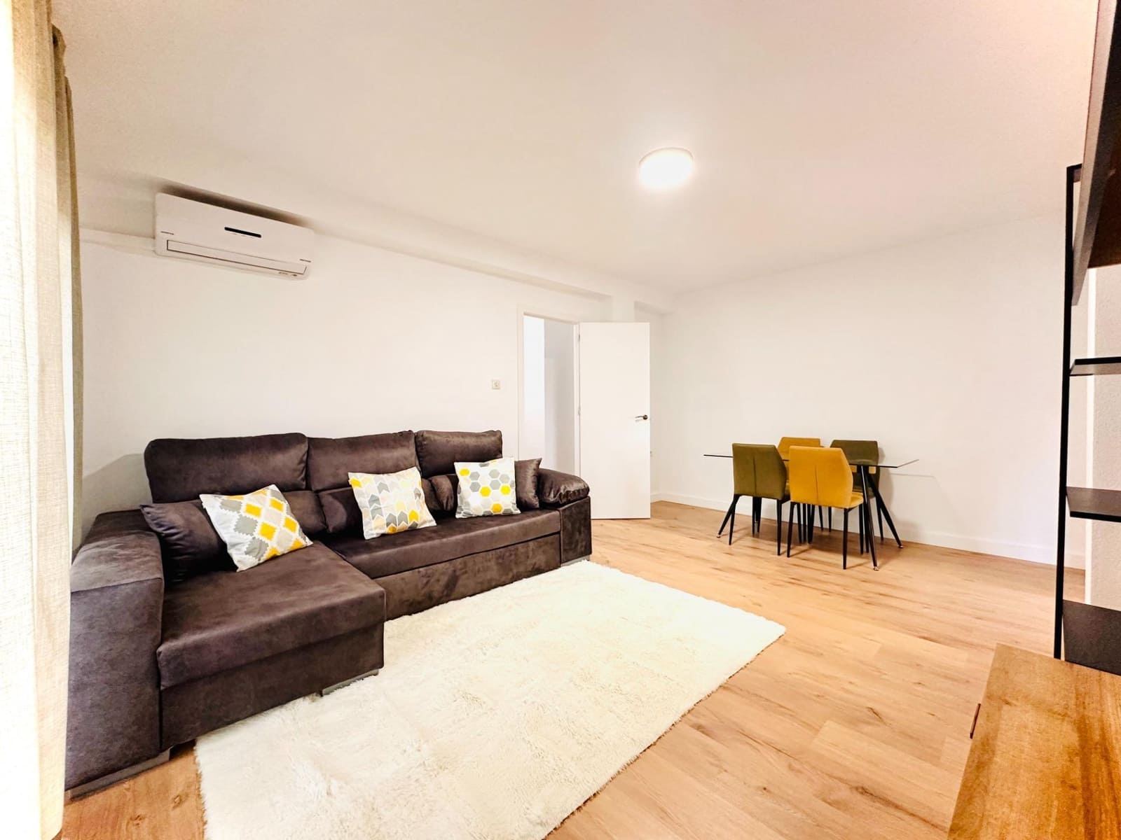4 sovrum Lägenhet att hyra i Granada stad - 250 € (Ref: 10043062)