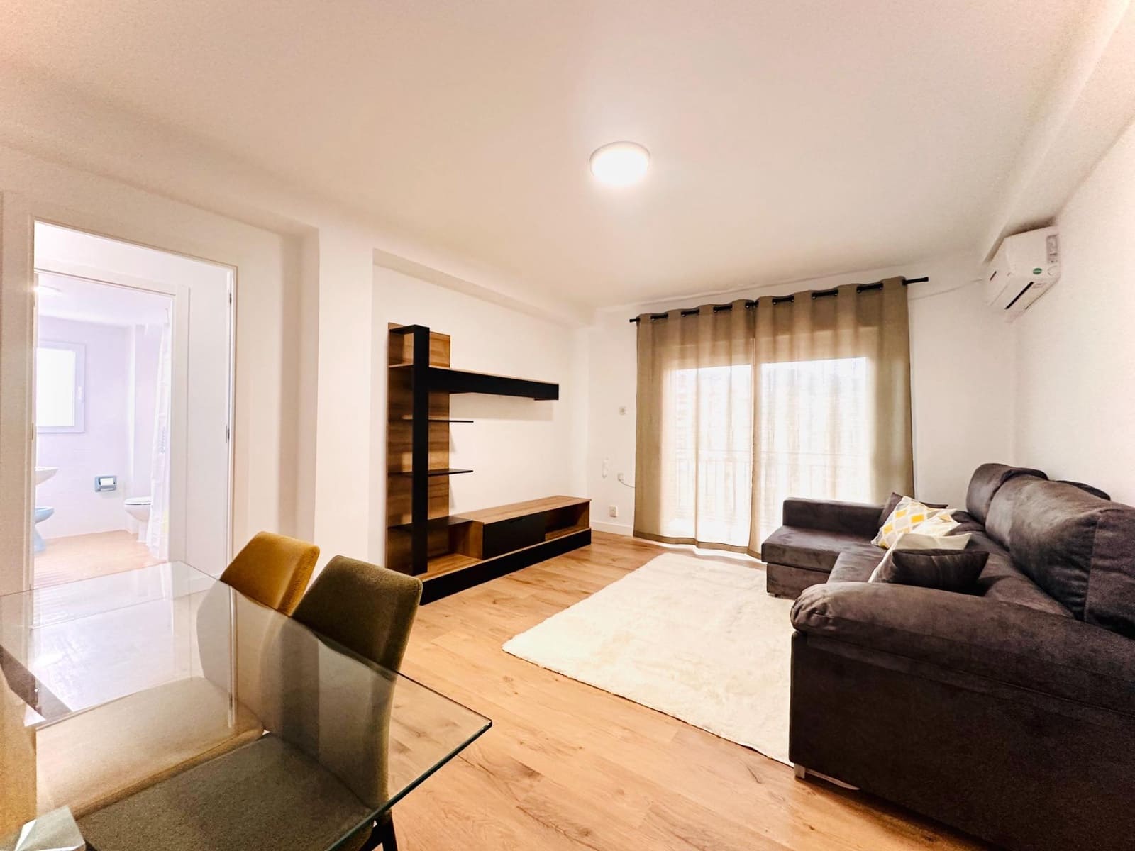 4 sovrum Lägenhet att hyra i Granada stad - 250 € (Ref: 10043062)