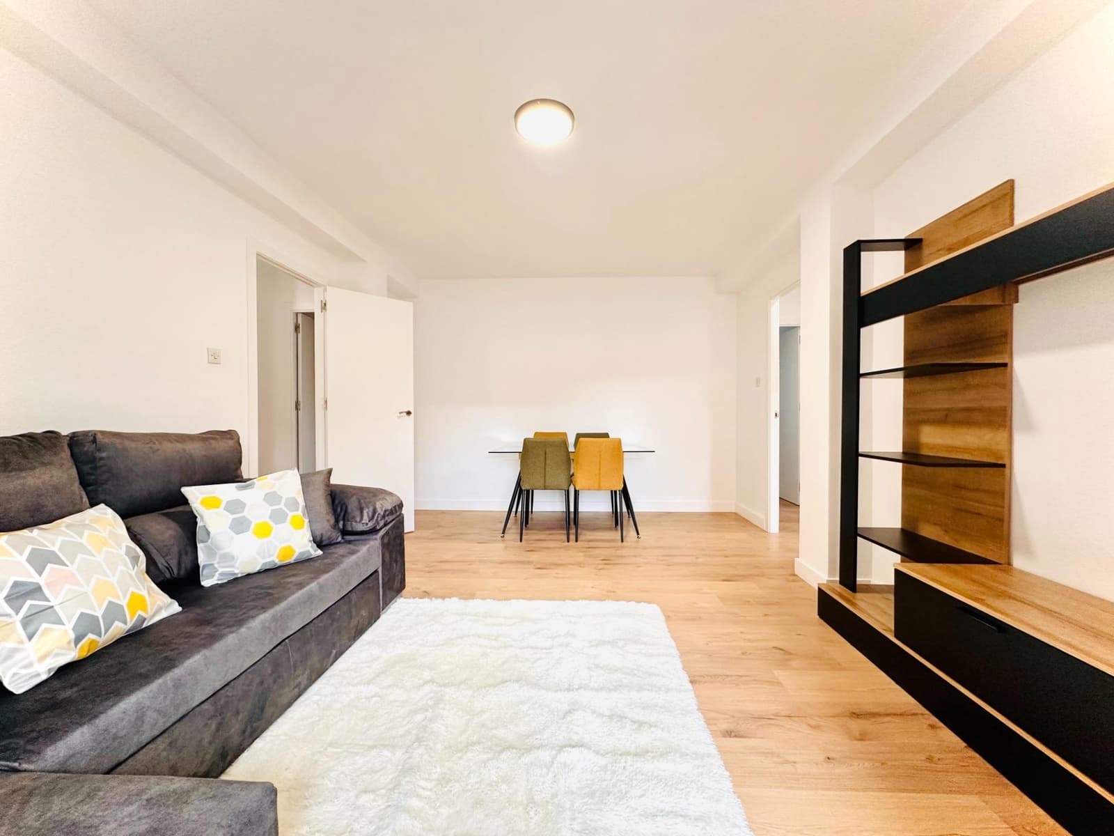 4 sovrum Lägenhet att hyra i Granada stad - 250 € (Ref: 10043062)