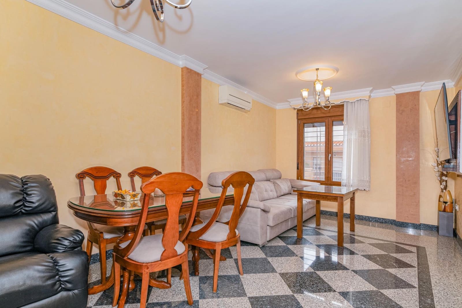 3 camera da letto Villetta a Schiera in vendita in Ambroz con piscina garage - 300.000 € (Rif: 10044856)