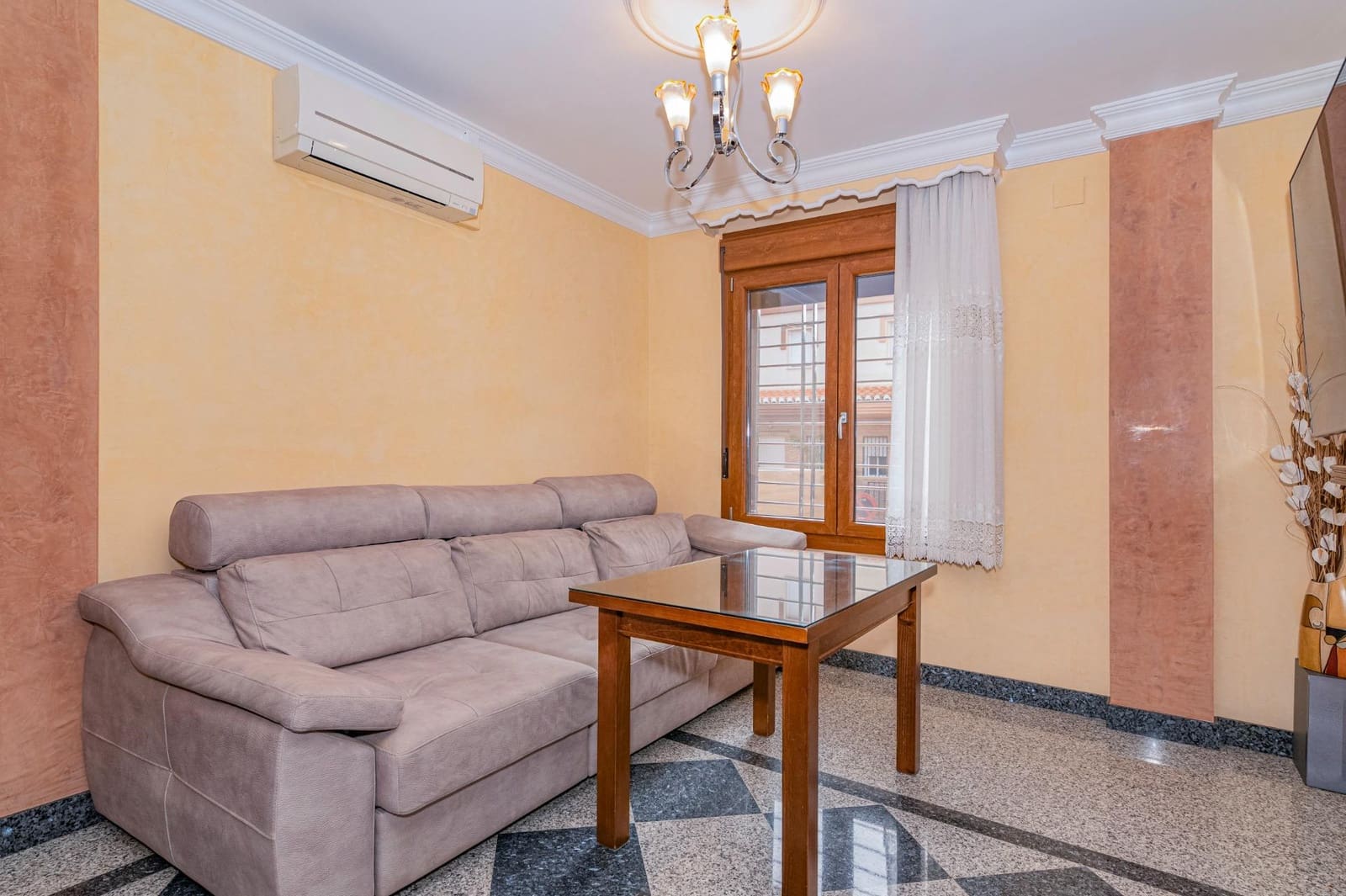 3 camera da letto Villetta a Schiera in vendita in Ambroz con piscina garage - 300.000 € (Rif: 10044856)