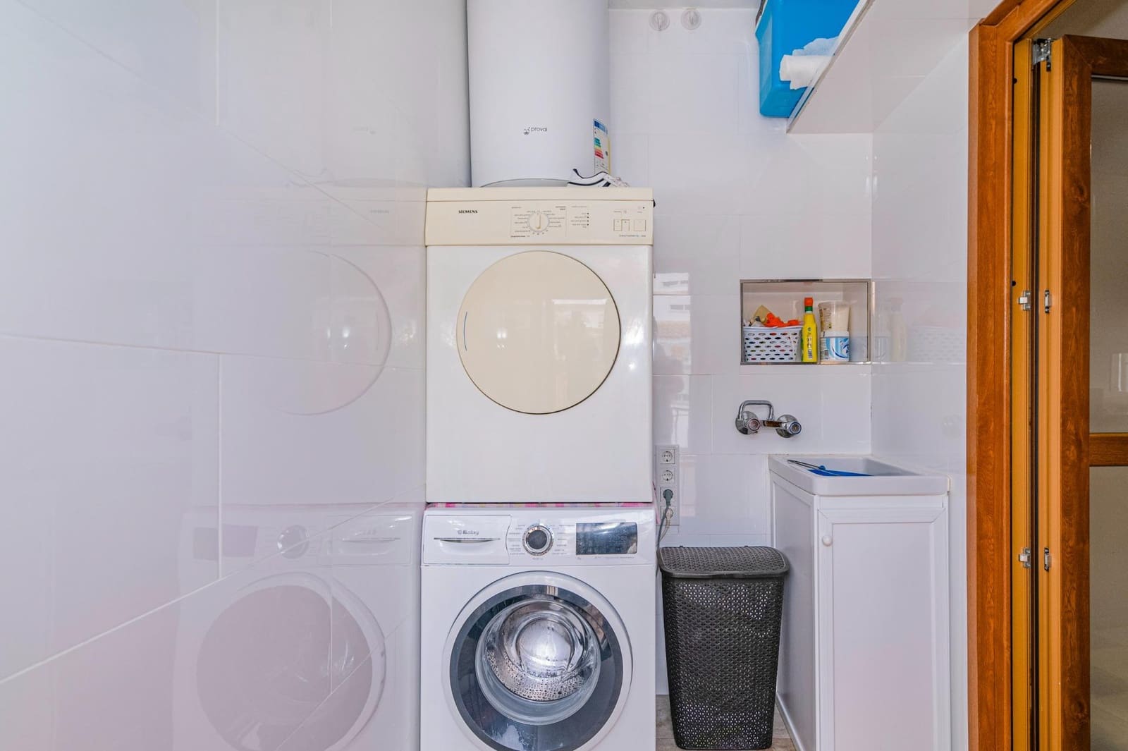 3 camera da letto Villetta a Schiera in vendita in Ambroz con piscina garage - 300.000 € (Rif: 10044856)