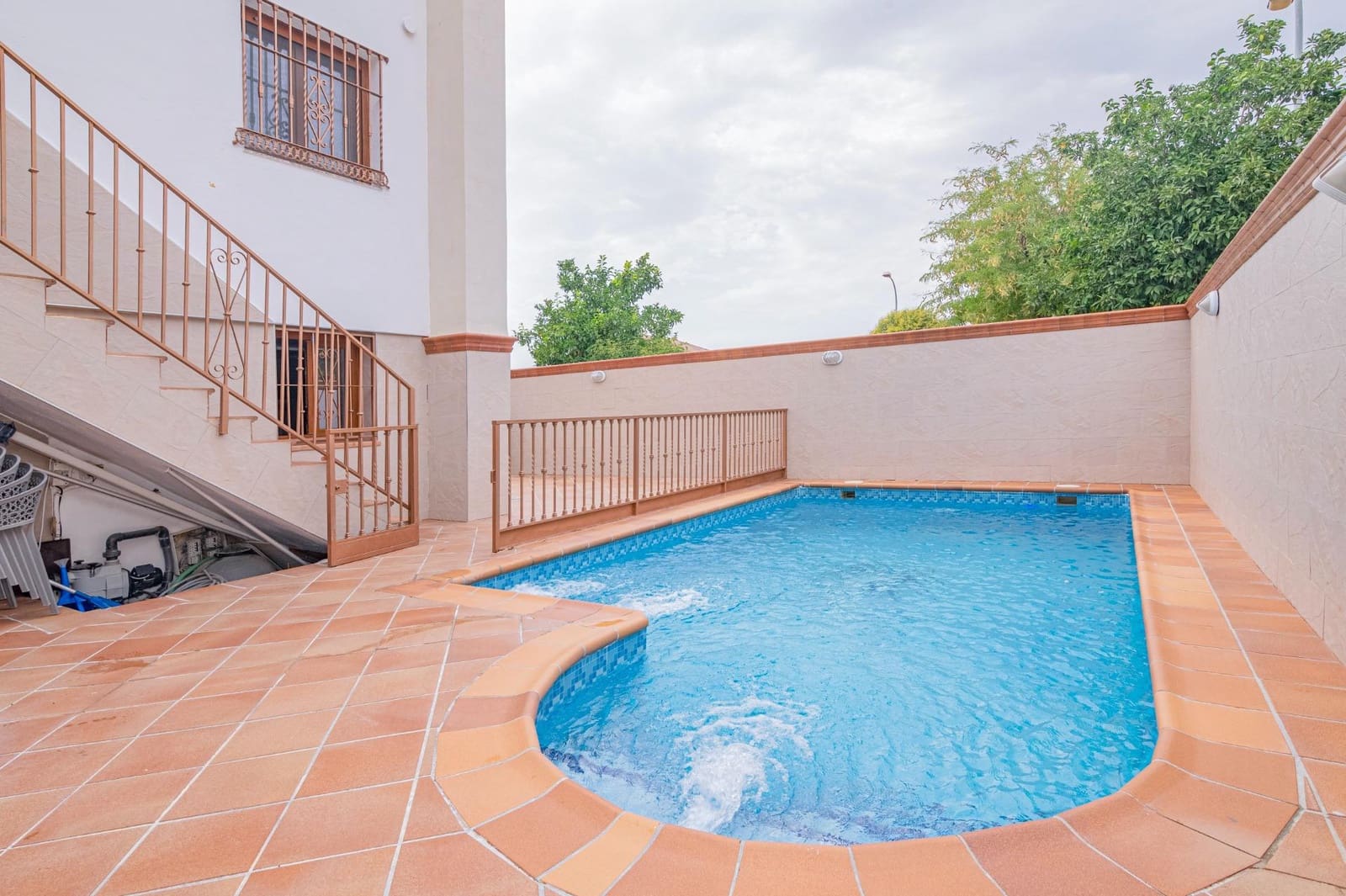 3 camera da letto Villetta a Schiera in vendita in Ambroz con piscina garage - 300.000 € (Rif: 10044856)
