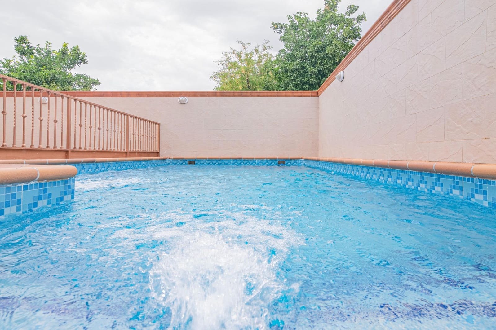 3 camera da letto Villetta a Schiera in vendita in Ambroz con piscina garage - 300.000 € (Rif: 10044856)