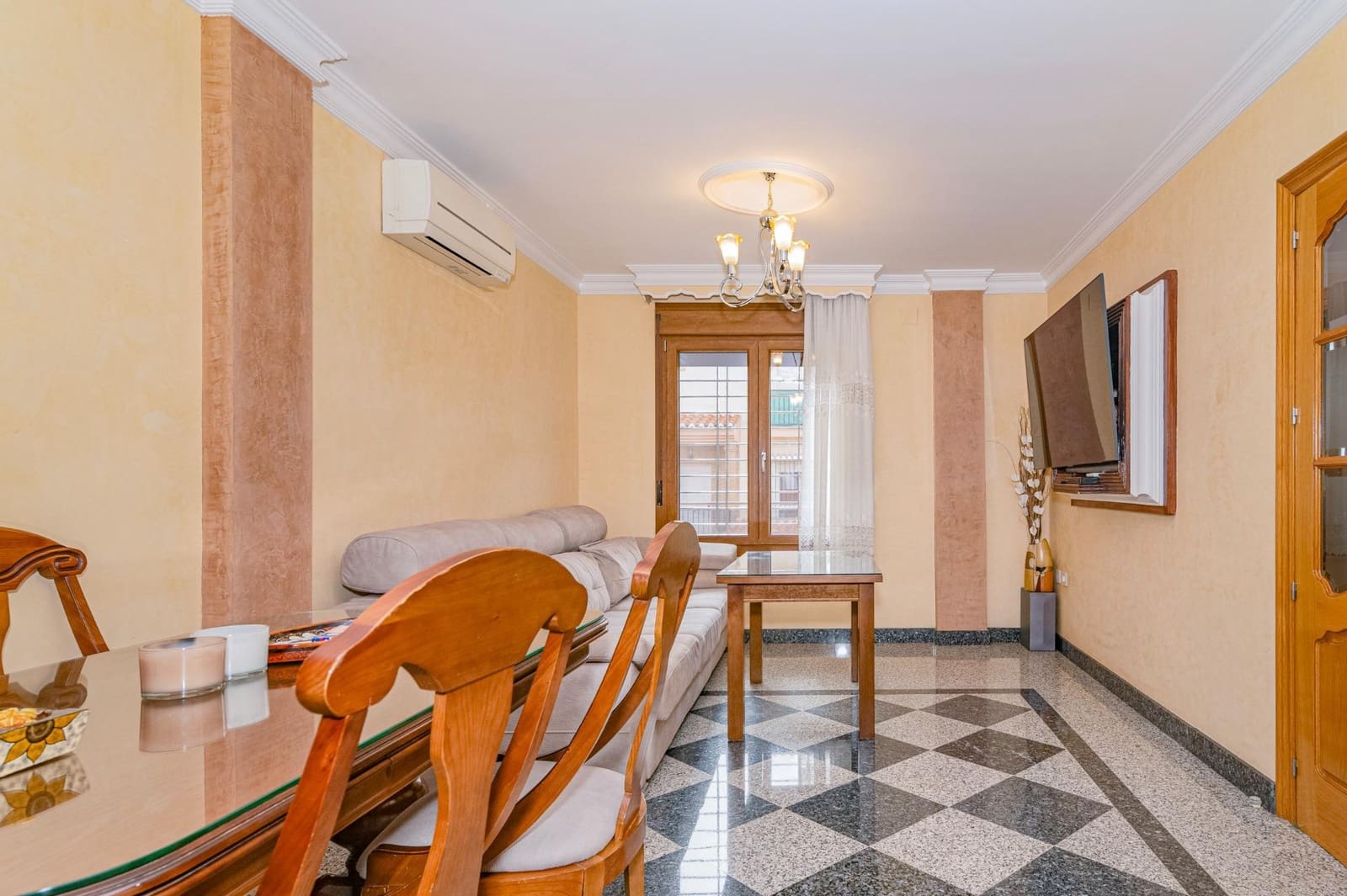 3 camera da letto Villetta a Schiera in vendita in Ambroz con piscina garage - 300.000 € (Rif: 10044856)