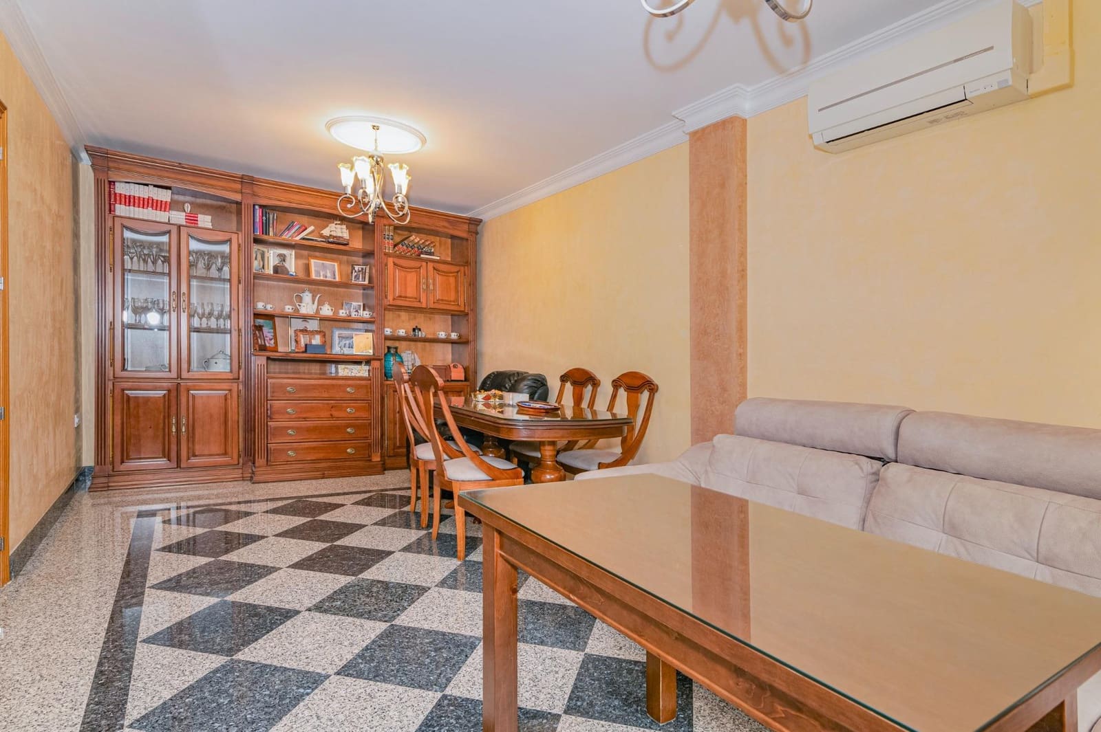 3 camera da letto Villetta a Schiera in vendita in Ambroz con piscina garage - 300.000 € (Rif: 10044856)