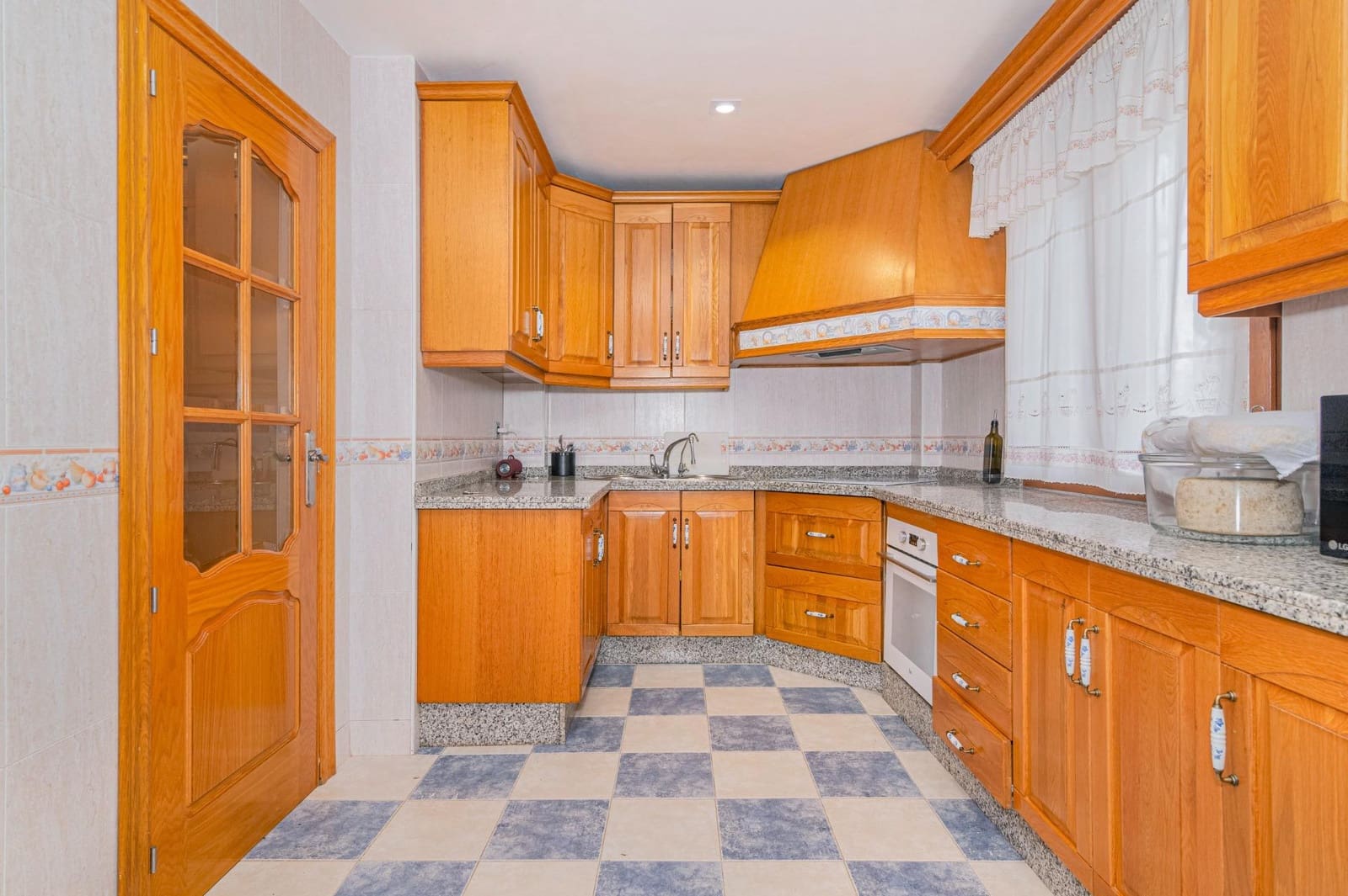 3 camera da letto Villetta a Schiera in vendita in Ambroz con piscina garage - 300.000 € (Rif: 10044856)