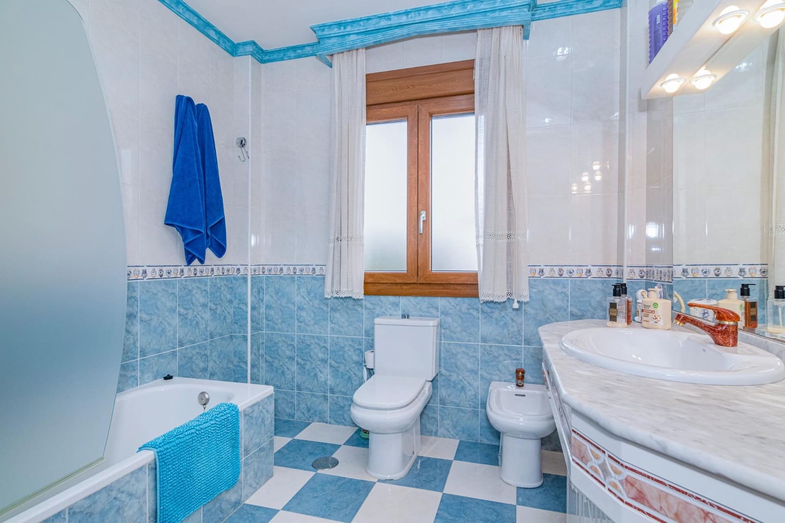 3 camera da letto Villetta a Schiera in vendita in Ambroz con piscina garage - 300.000 € (Rif: 10044856)