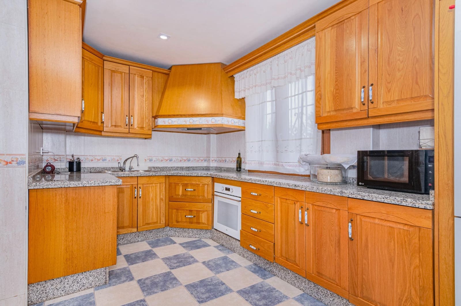 3 camera da letto Villetta a Schiera in vendita in Ambroz con piscina garage - 300.000 € (Rif: 10044856)