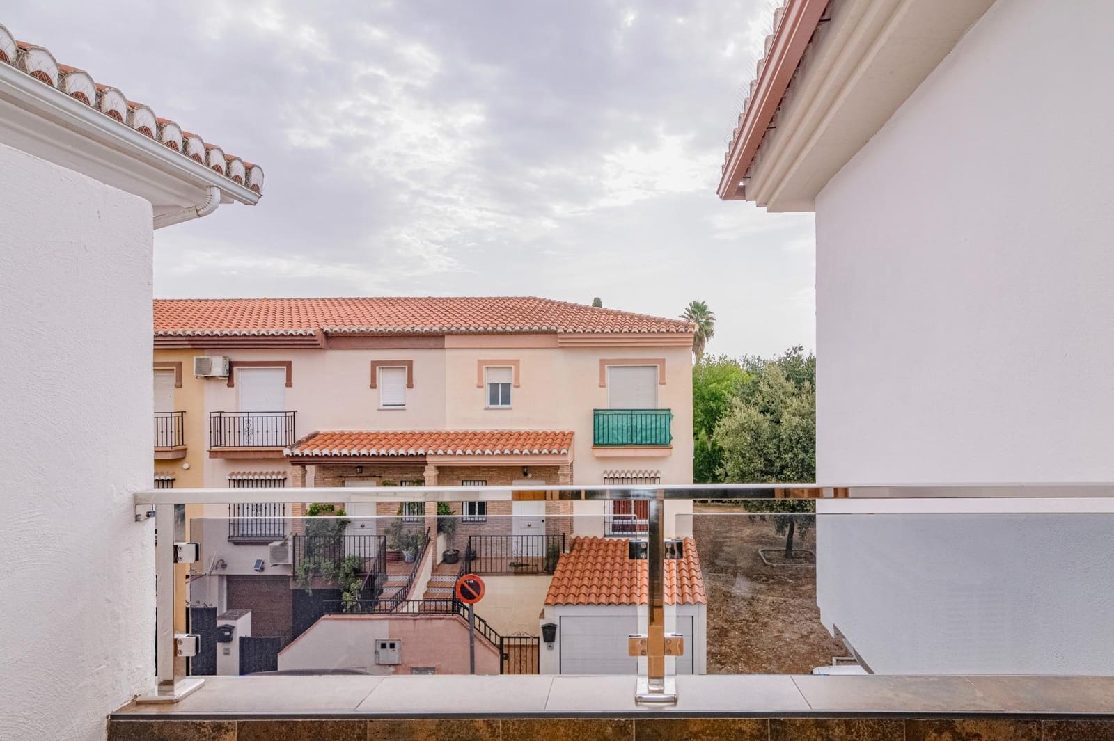 3 camera da letto Villetta a Schiera in vendita in Ambroz con piscina garage - 300.000 € (Rif: 10044856)